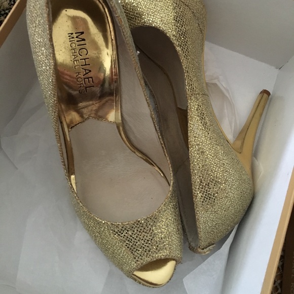 Micheal Kors Heels - Picture 1 of 4